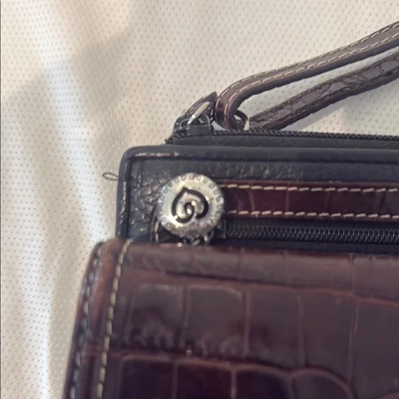 Brighton Vintage Black and Brown Crossbody Bag with Adjustable Straps - Picture 6 of 6